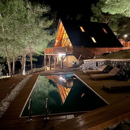 Panurlawoodenhouse Oezel Havuz& Sauna Mavi Esterno foto