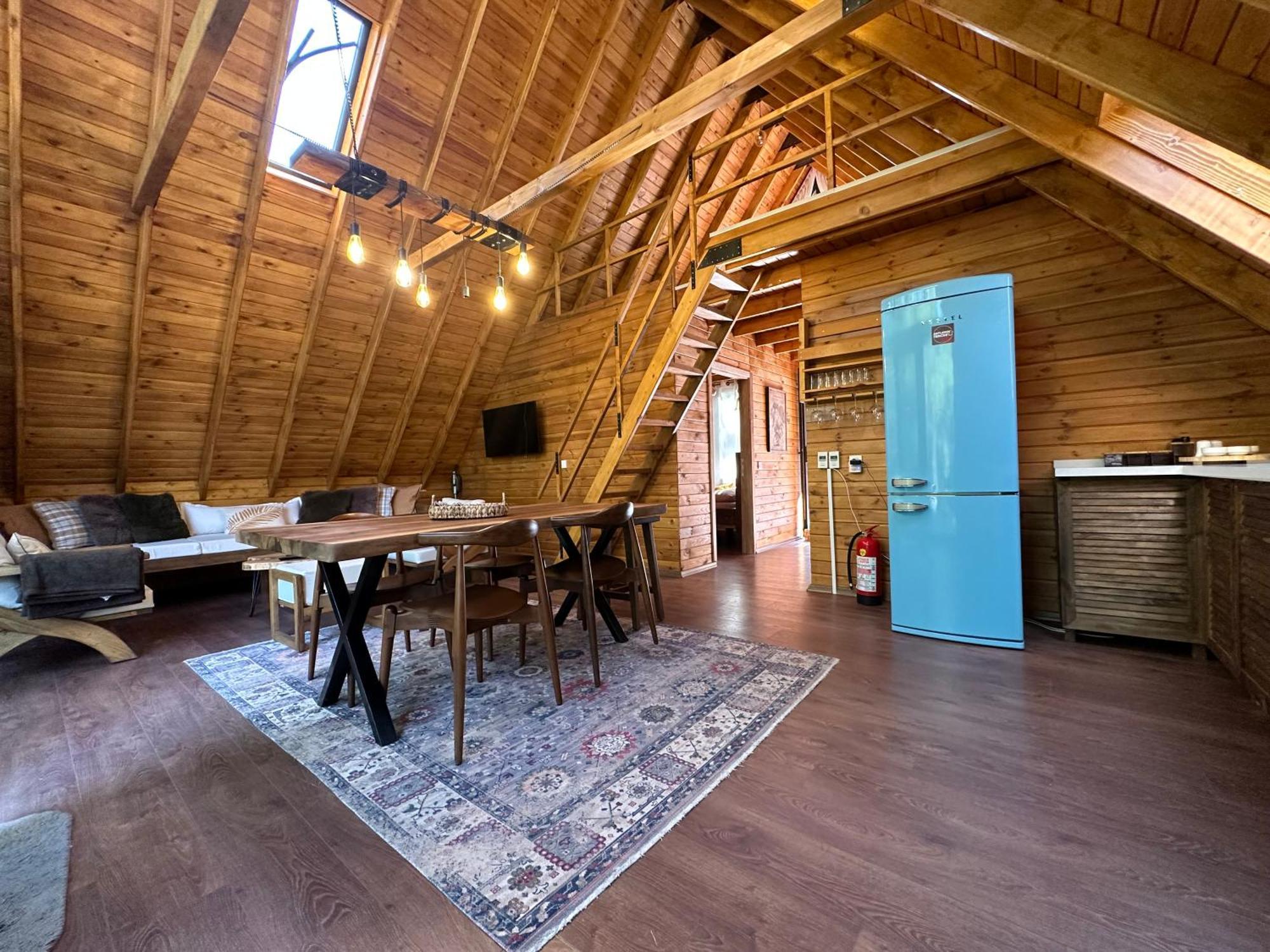 Panurlawoodenhouse Oezel Havuz& Sauna Mavi Esterno foto