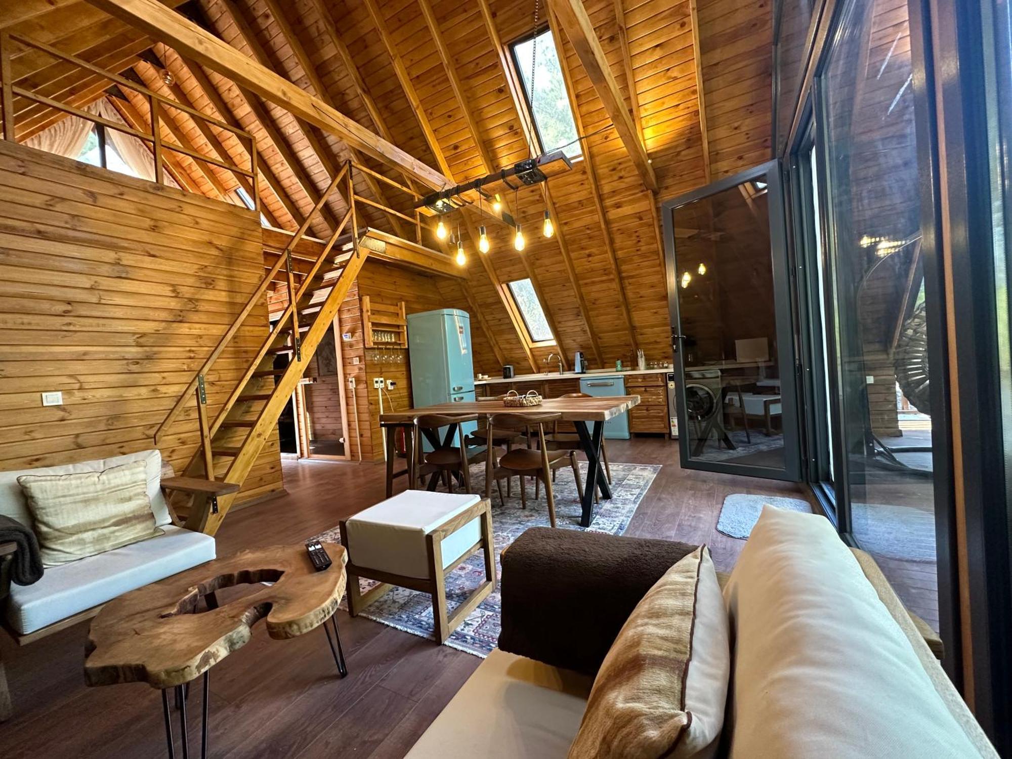 Panurlawoodenhouse Oezel Havuz& Sauna Mavi Esterno foto