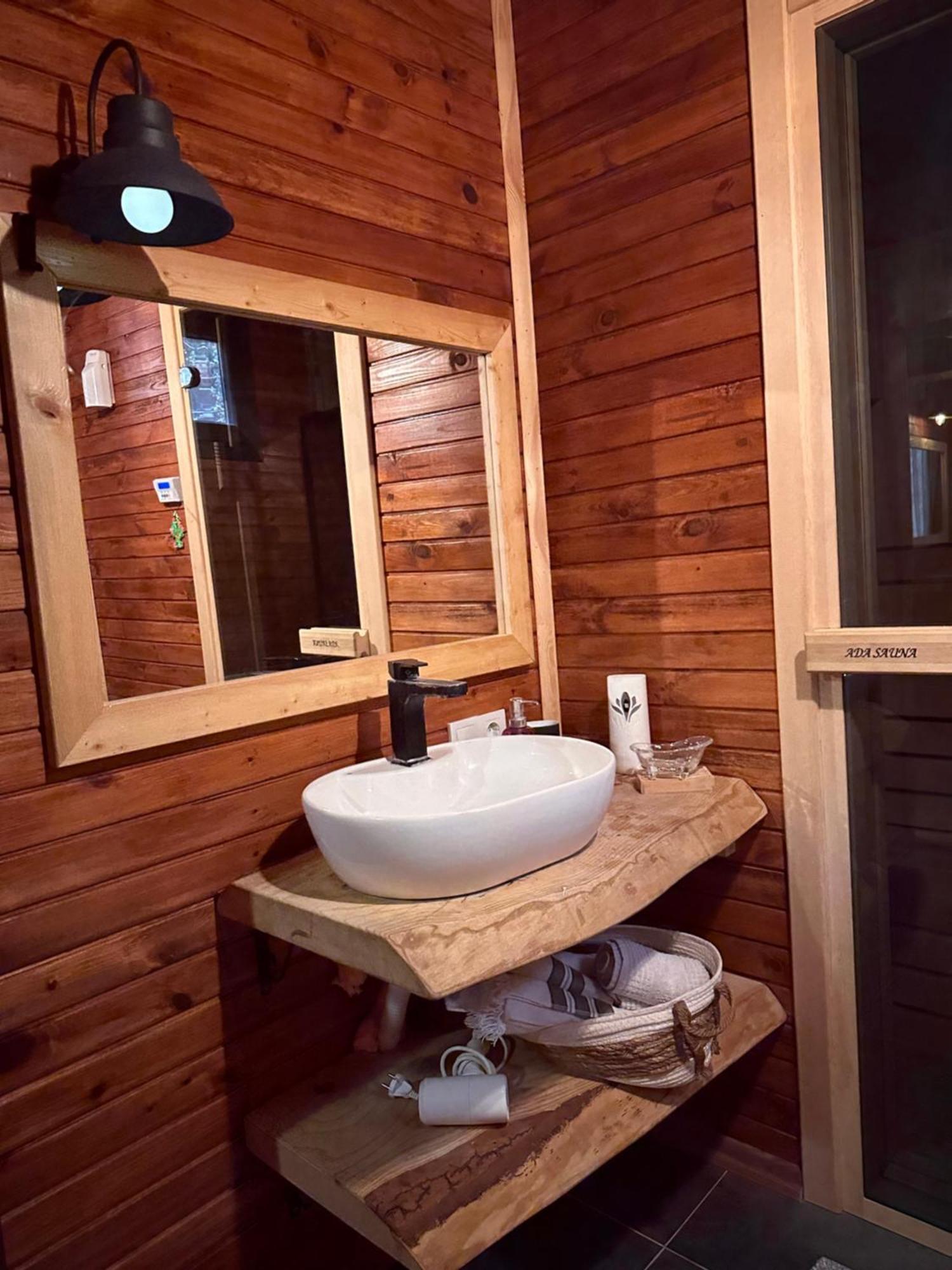 Panurlawoodenhouse Oezel Havuz& Sauna Mavi Esterno foto